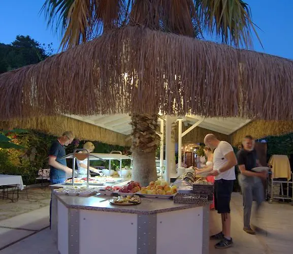 Paradise Garden 3*