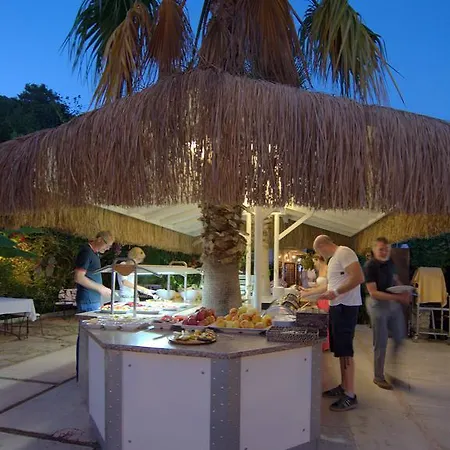 Paradise Garden 3*