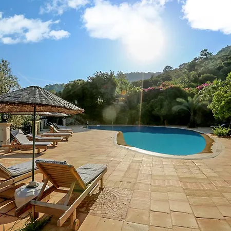 Paradise Garden Hotel 3*