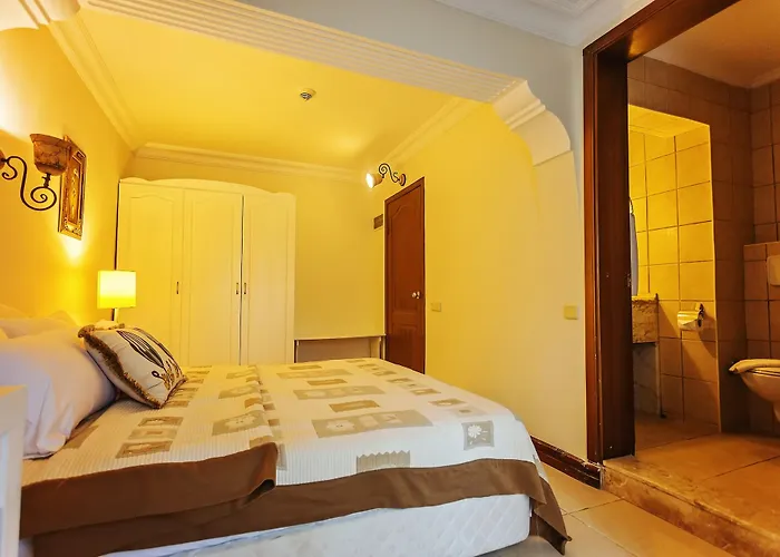 מלון Paradise Garden 3*