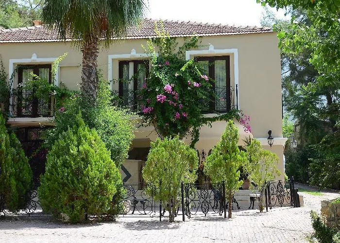 מלון Paradise Garden 3*