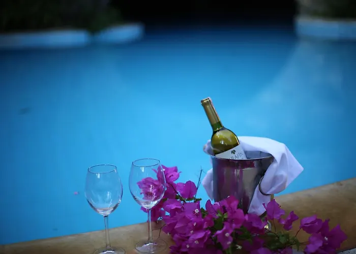 מלון Paradise Garden 3*