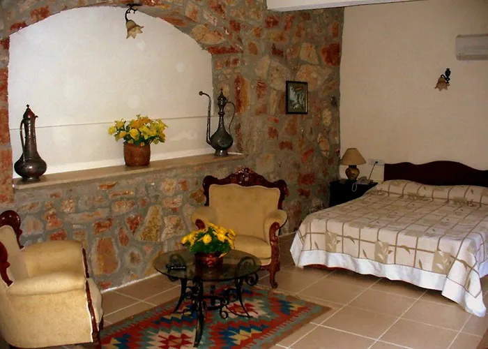 מלון Paradise Garden 3*